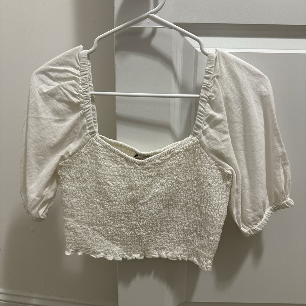 American Eagle Cream Puff Sleeve Crop Top